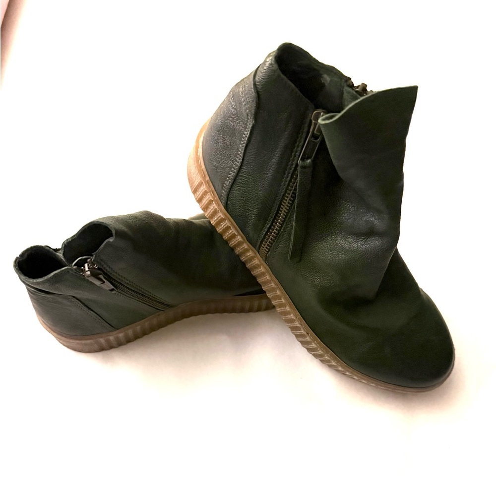 Eric Michael Dark Green Ankle Boots
